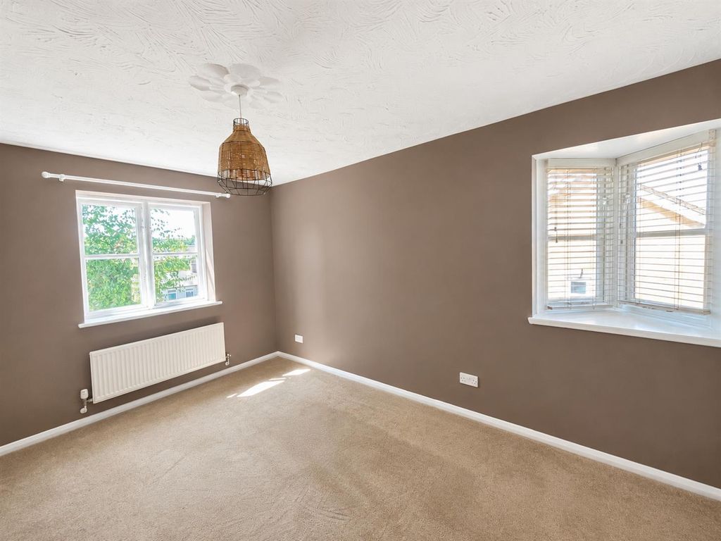 Property photo 3 of 7 Bedroom.Png