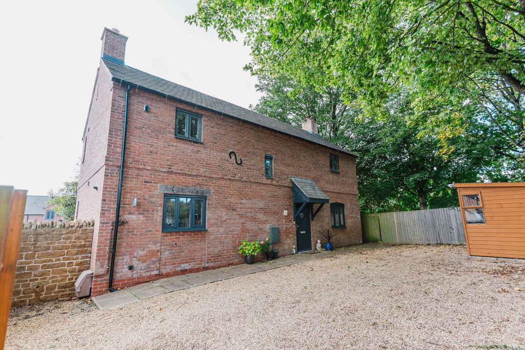 Property photo 2 of 30