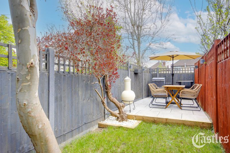 Property photo 1 of 27 Photo 11