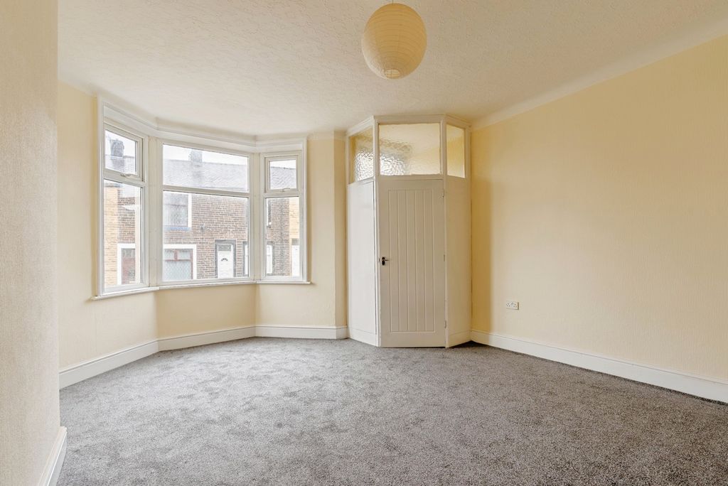 Property photo 3 of 16 Photo