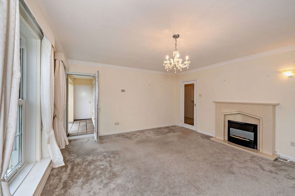 Property photo 2 of 34