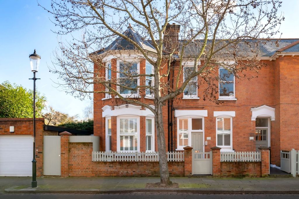Property photo 2 of 17