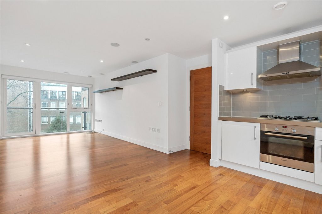 Property photo 1 of 17 Reception/ Kitchen
