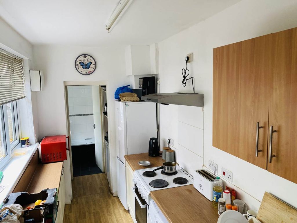 Property photo 3 of 5 Communal Kitchen