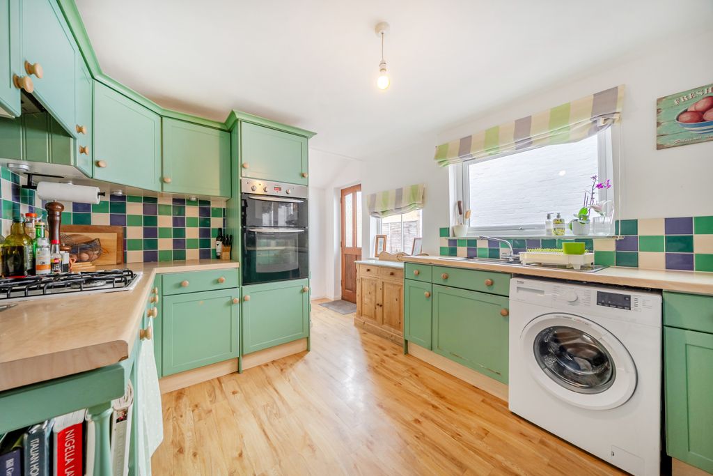 Property photo 3 of 28 Kitchen