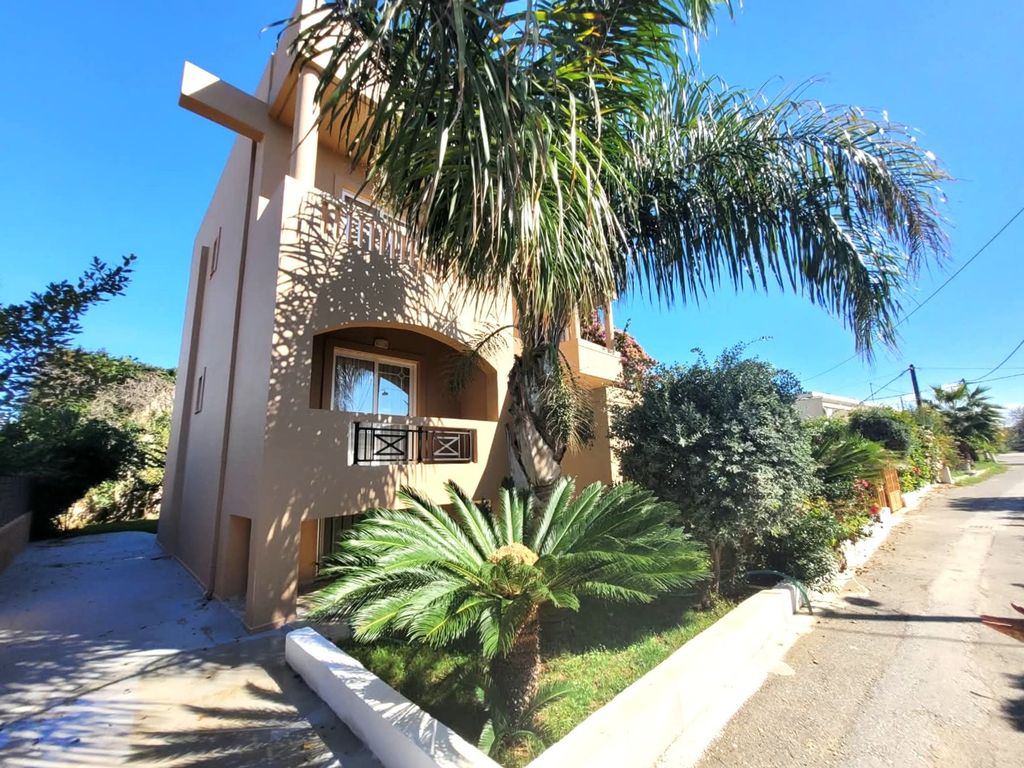 Property photo 3 of 32
