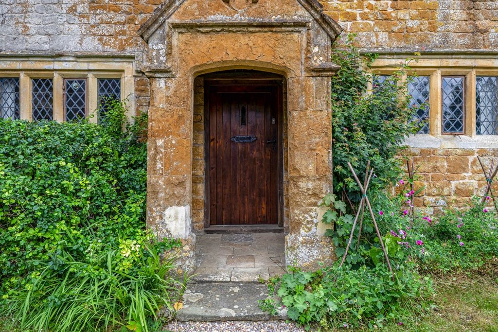 Property photo 2 of 20 110819_47 The Gre...