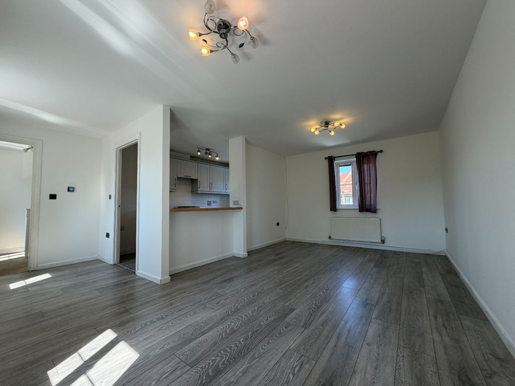 Property photo 3 of 14 5247852
