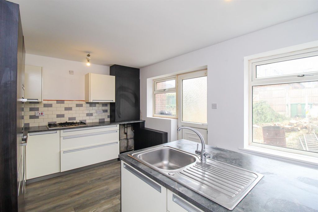 Property photo 3 of 8 Kitchen/Breakfast Room