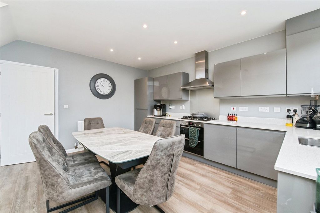 Property photo 3 of 12 Picture No. 05