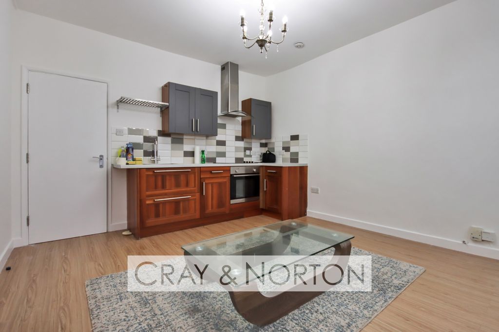 Property photo 2 of 7 Photo 7