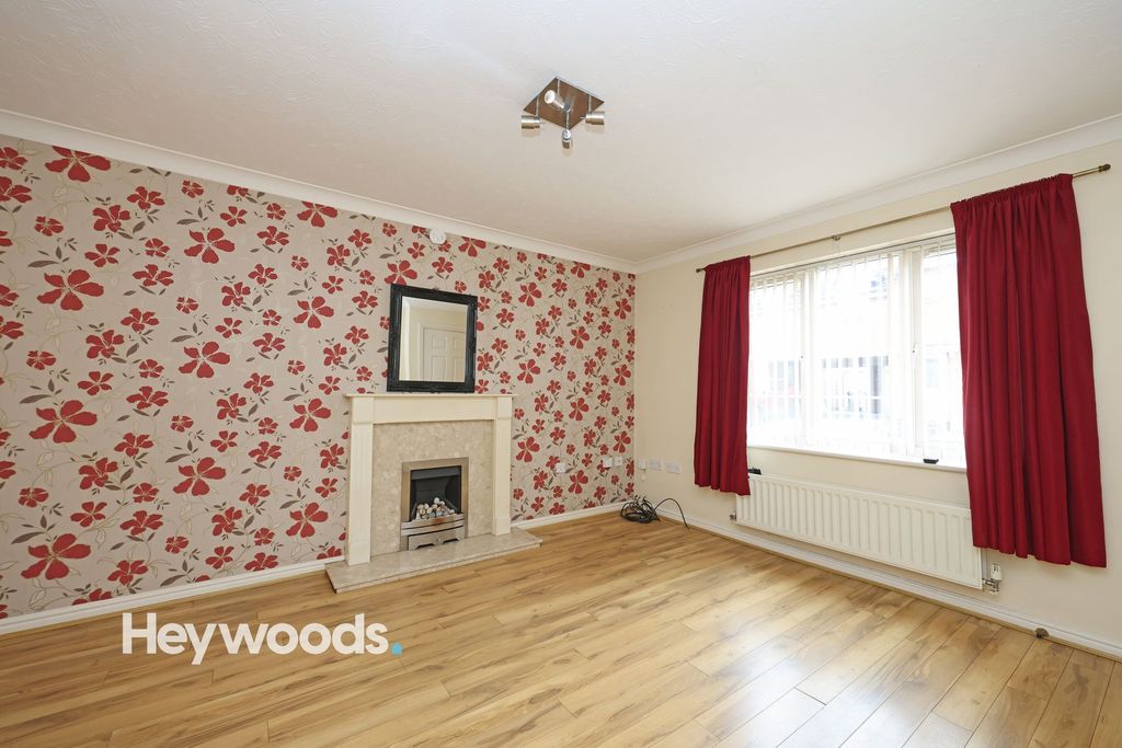 Property photo 3 of 28