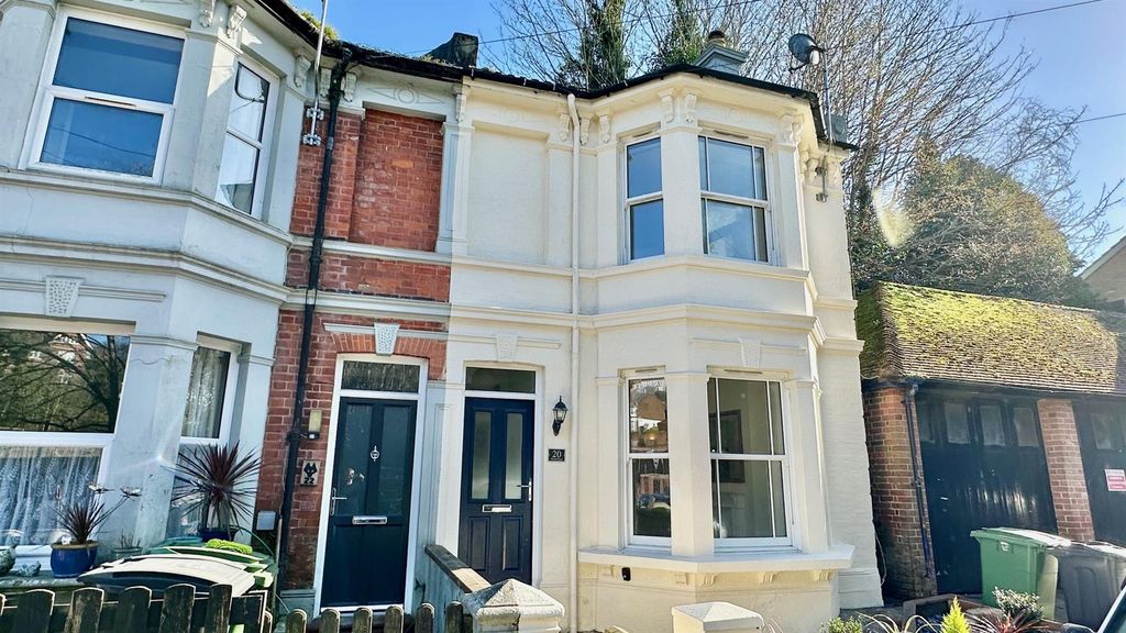 Property photo 1 of 28