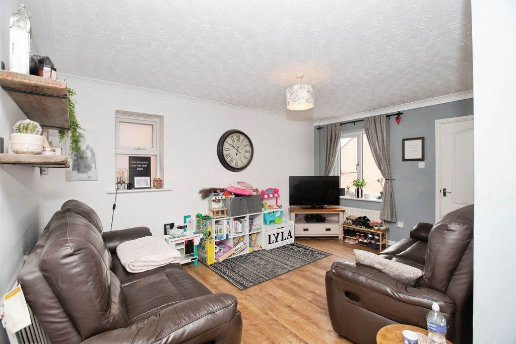 Property photo 3 of 16 Photo