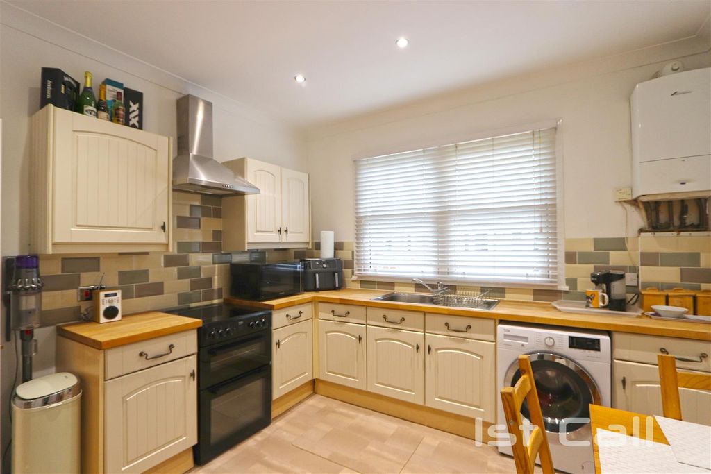 Property photo 3 of 11 Kitchen/ Diner