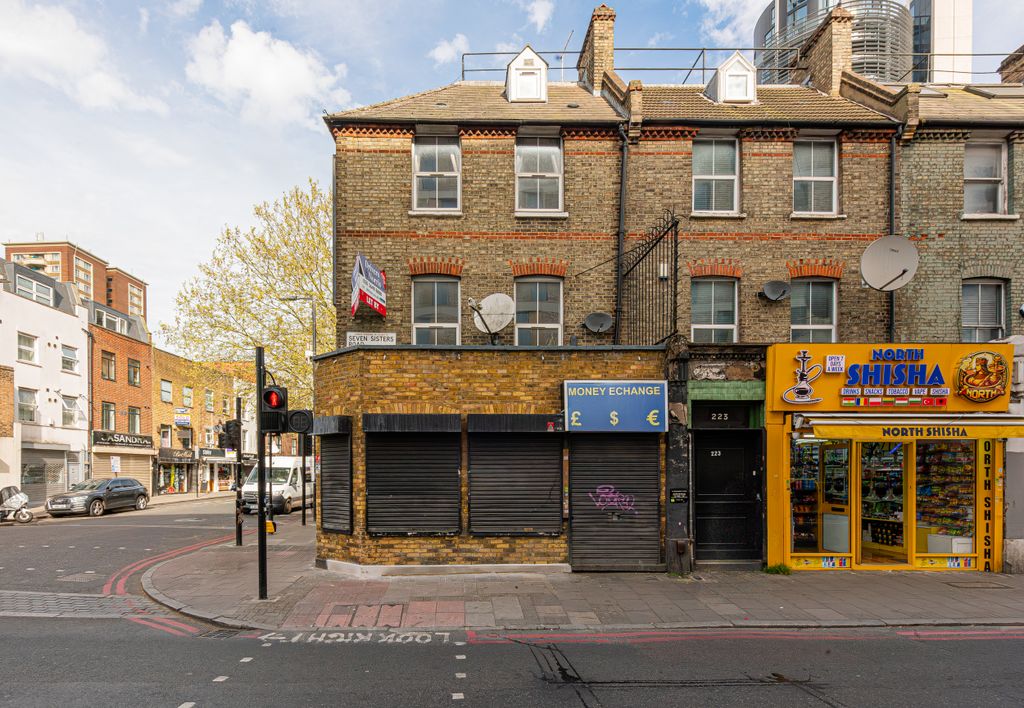 Property photo 2 of 10 Seven Sisters Road 221-002