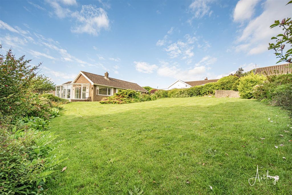 Property photo 3 of 38