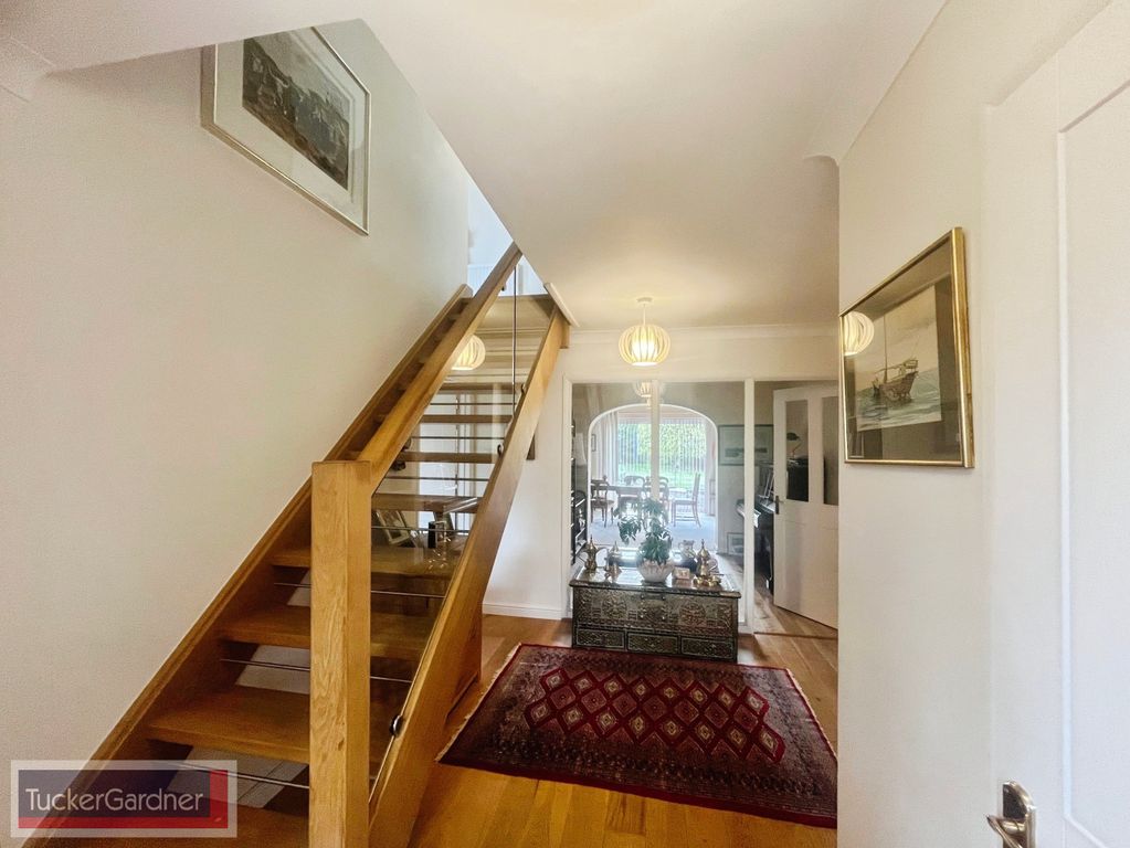 Property photo 2 of 21