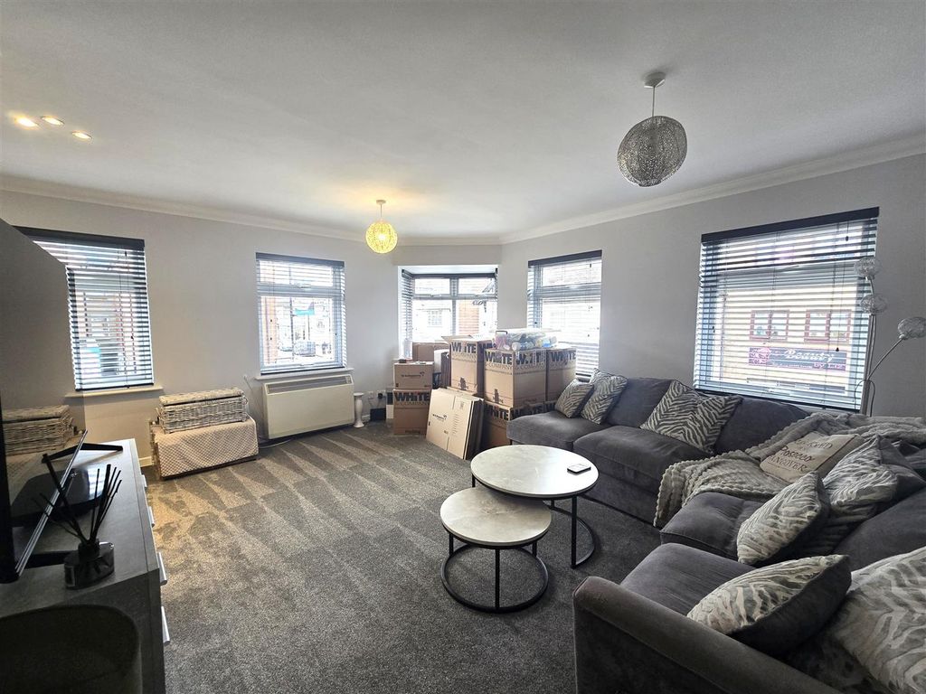 Property photo 2 of 6 1000116288.Jpg