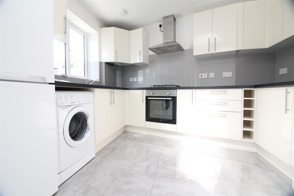 Property photo 1 of 14 Kitchen