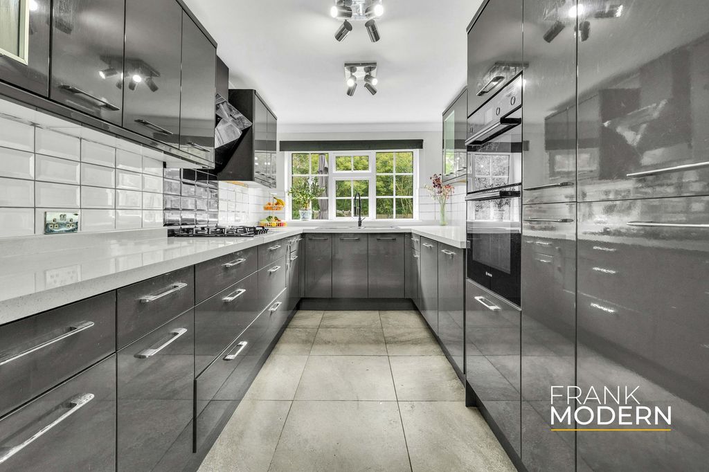 Property photo 2 of 35 Kitchen