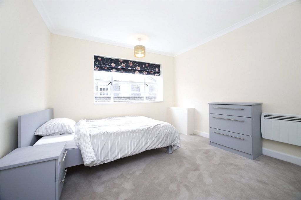 Property photo 1 of 9 Picture No. 12