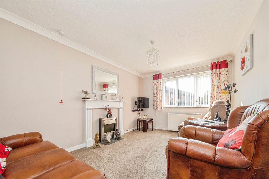 Property photo 2 of 9