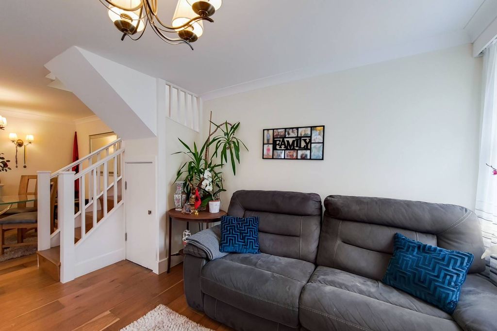 Property photo 2 of 14