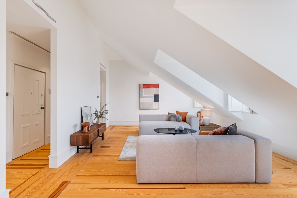 Property photo 3 of 38