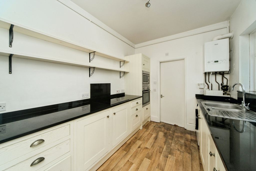 Property photo 3 of 17 Photo