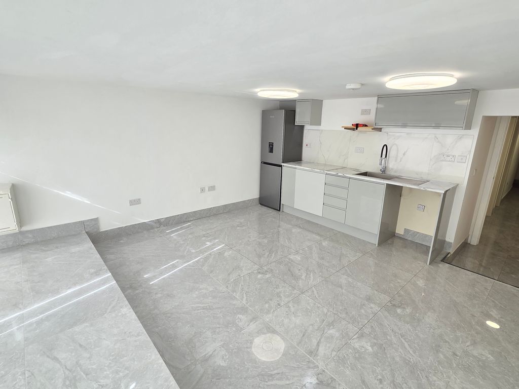 Property photo 2 of 26 Office B