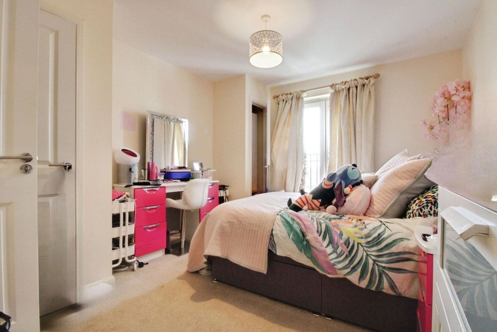 Property photo 3 of 9