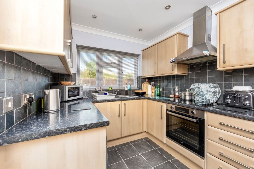 Property photo 2 of 24