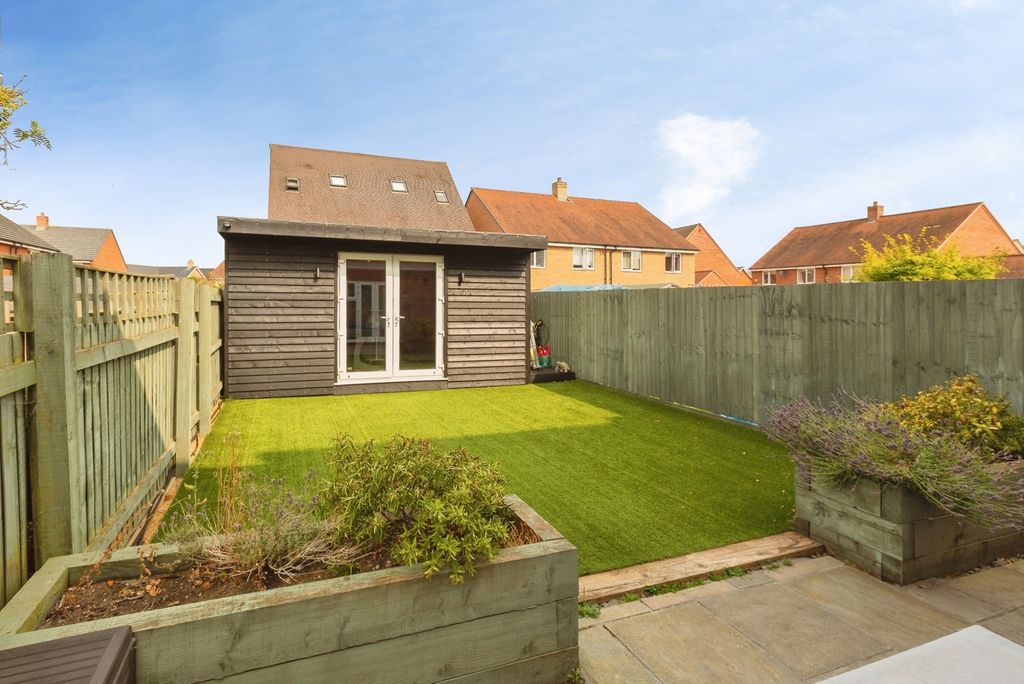 Property photo 2 of 16 Pbox-Img.Jpg