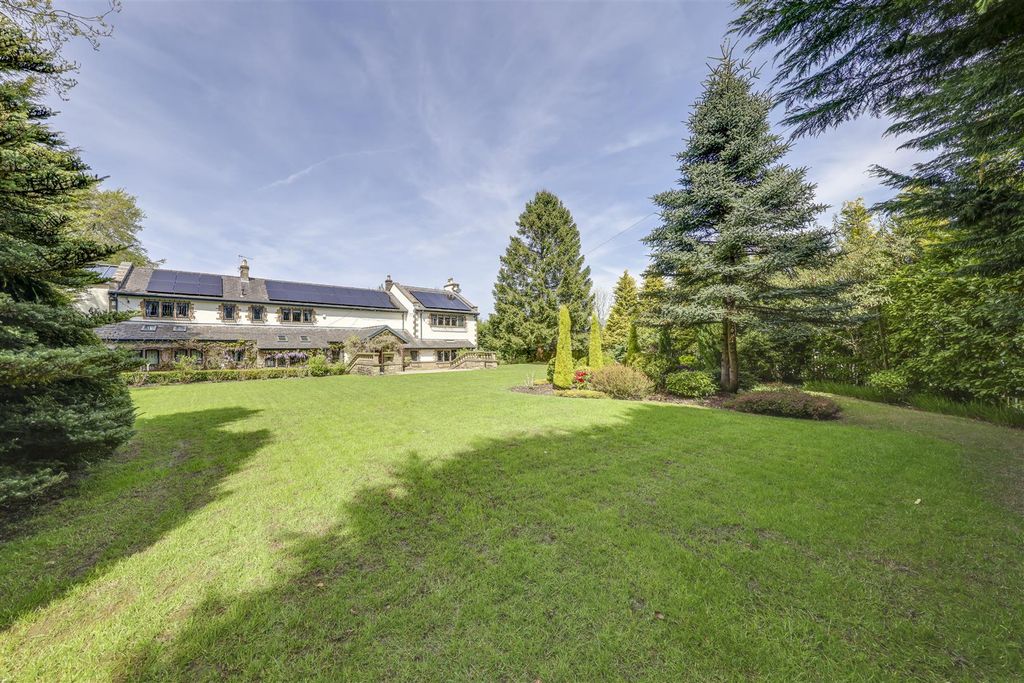 Property photo 1 of 59 Front Garden Alt