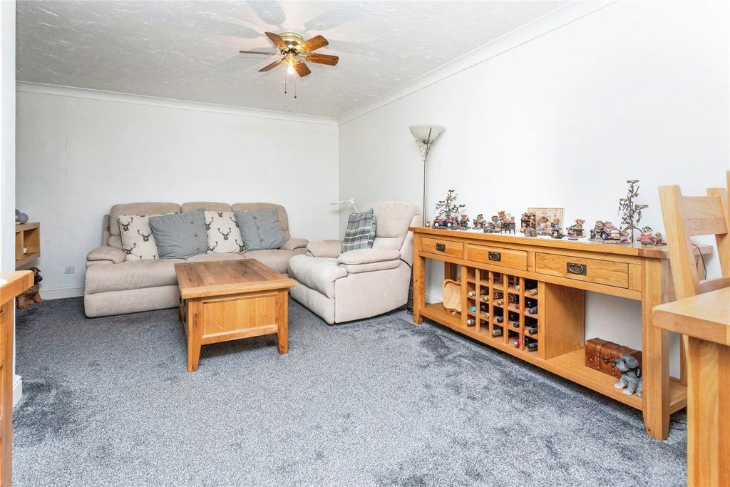 Property photo 3 of 15 Picture No. 12