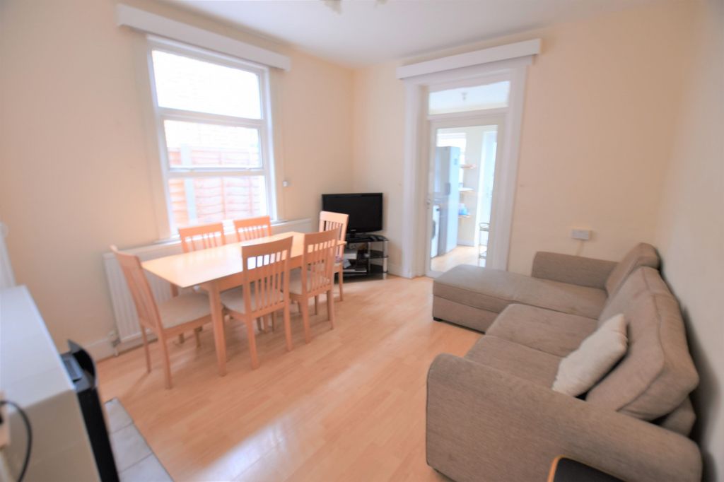 Property photo 2 of 4
