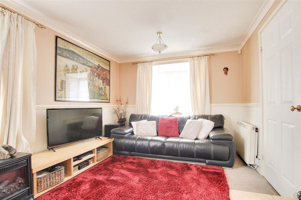 Property photo 3 of 13