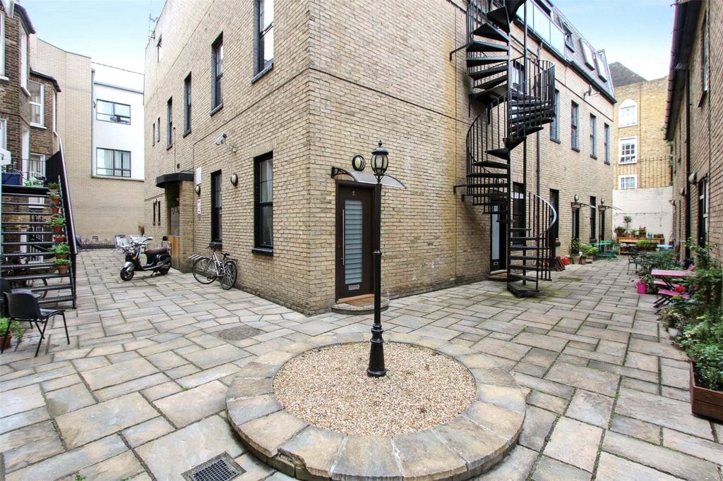 Property photo 1 of 13 Exterior