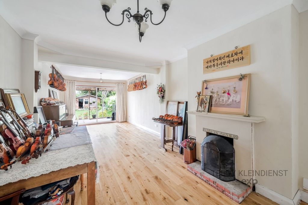 Property photo 3 of 17