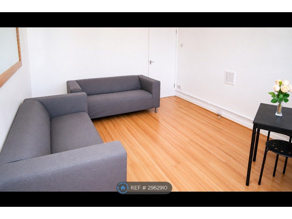 Property photo 2 of 11 Living Room