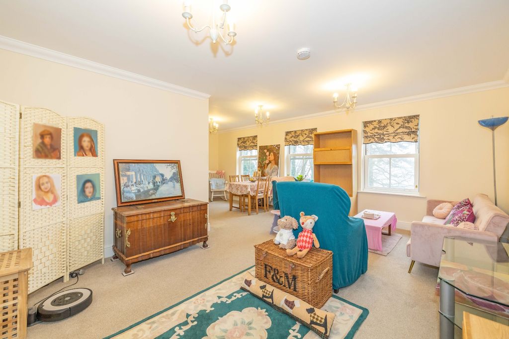 Property photo 2 of 9 Picture 2