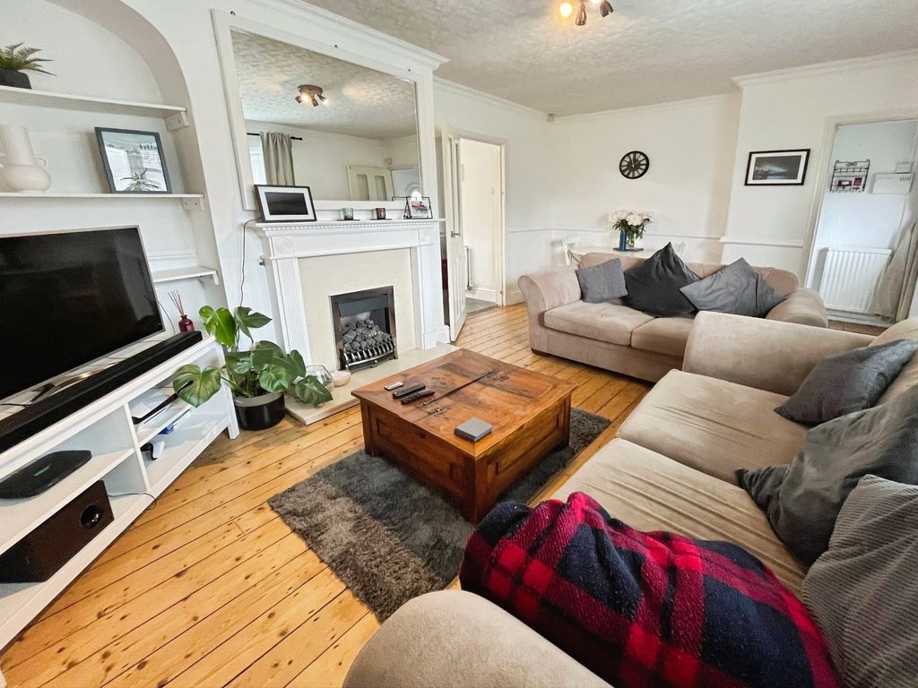 Property photo 3 of 15 Picture 3