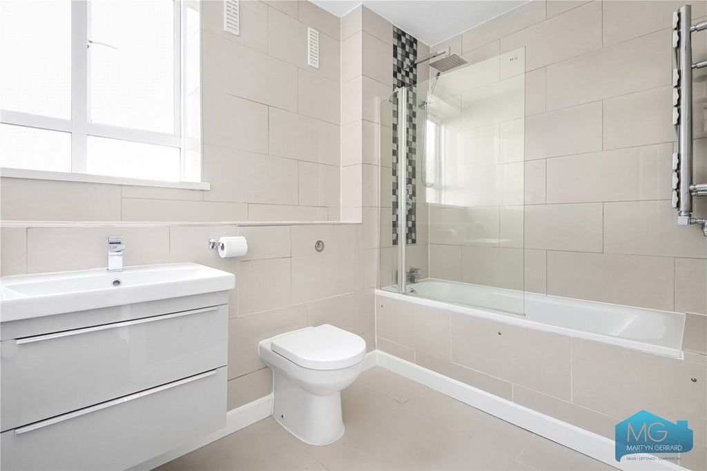 Property photo 3 of 17 Picture No. 15