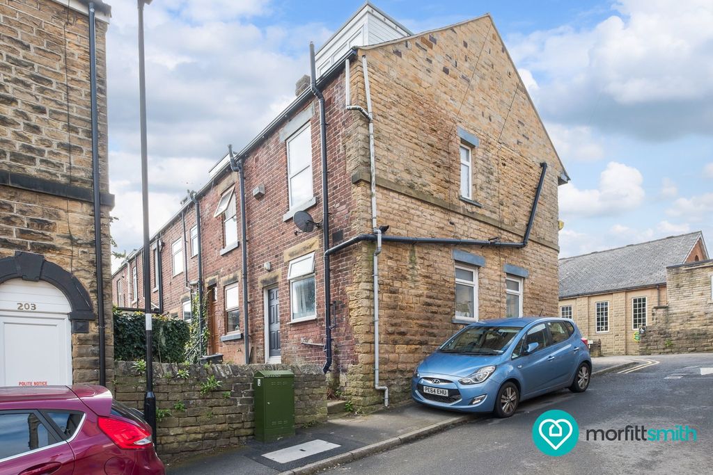 Property photo 2 of 18