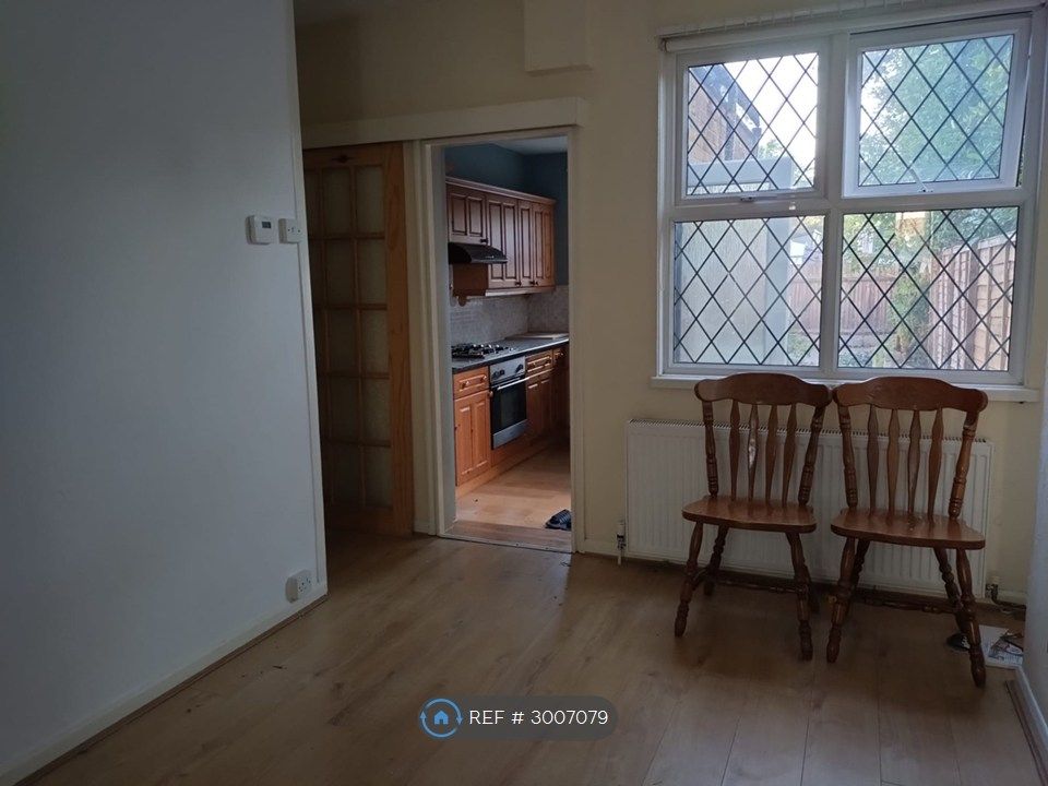 Property photo 3 of 9 Dining Room
