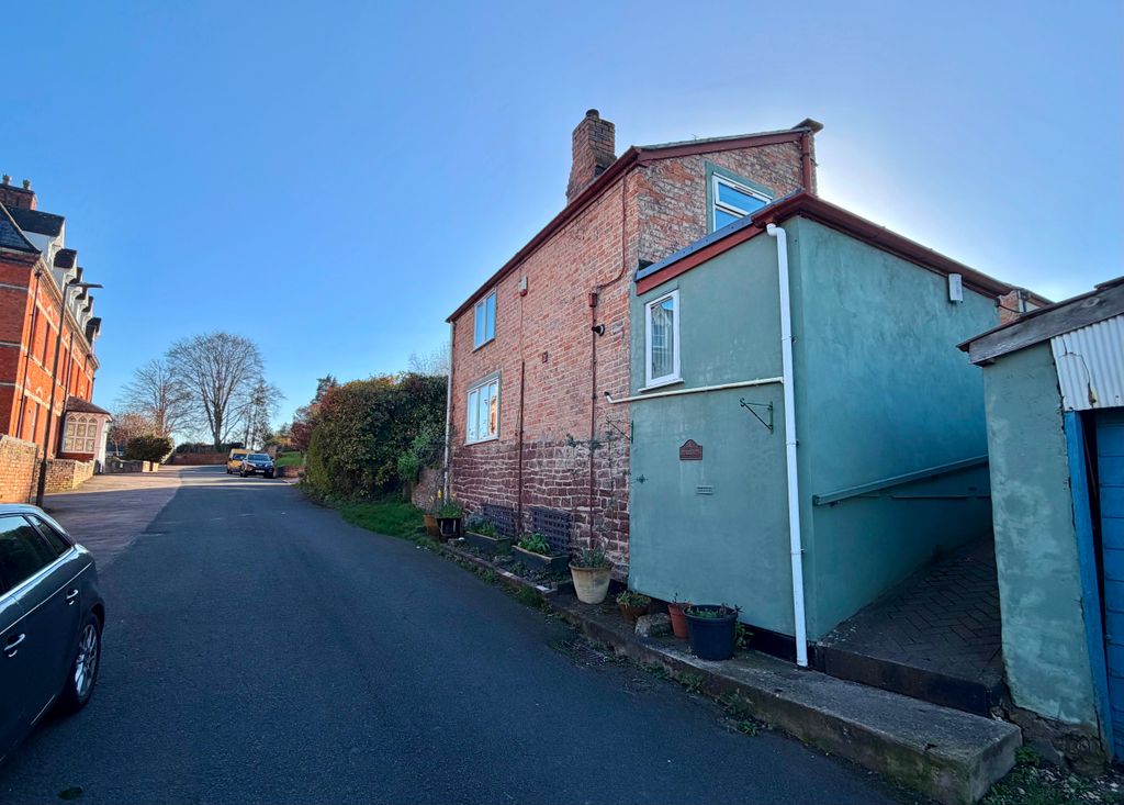 Property photo 1 of 21