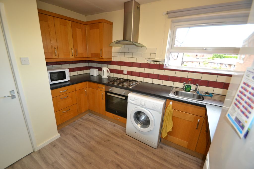 Property photo 2 of 13 Kitchen