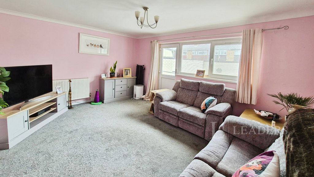 Property photo 2 of 12 Pbox-Img.Jpg