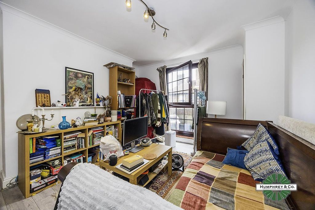 Property photo 1 of 11 Flat 24  Rhodes House, Provost Estate -009.Jpg